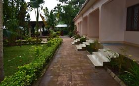 Serene Mountain Lodge